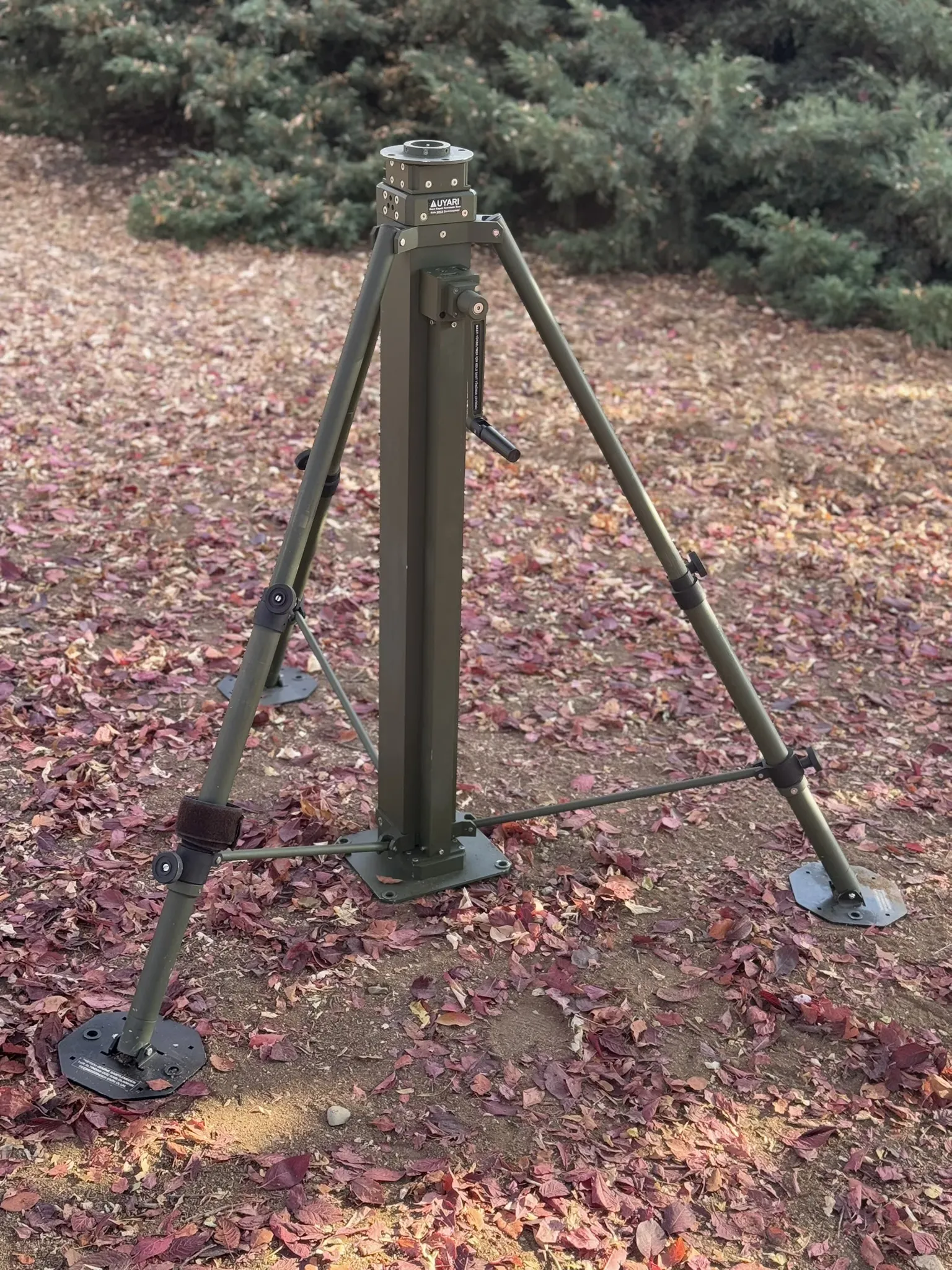 Kurulmuş tripod; kolonu bekliyor